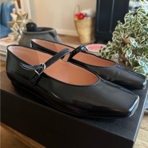 BRAND NEW Anya Mary Jane flats in leather